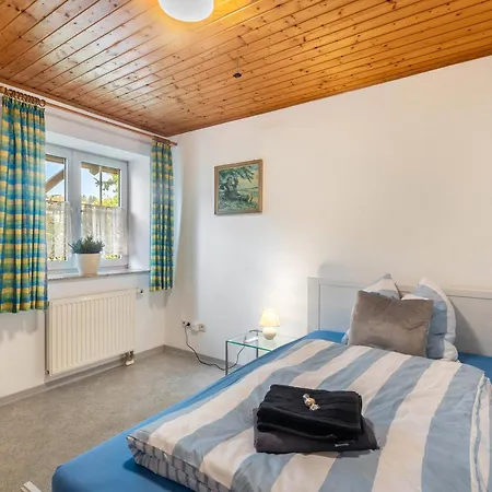 Daire Schoenhals Herbstein