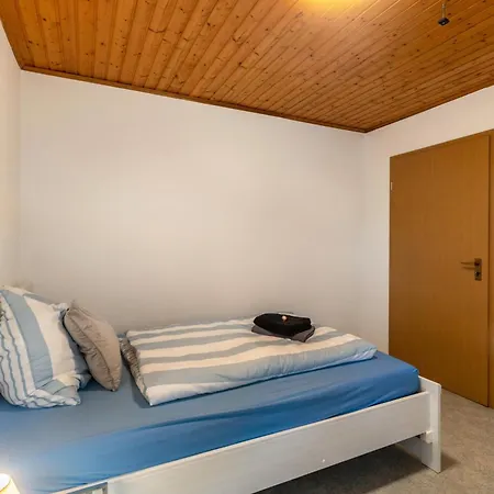 Daire Schoenhals Herbstein